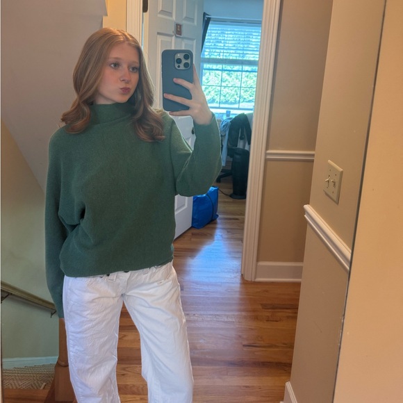 Meet your Posher, Allie - Picture 1 of 1